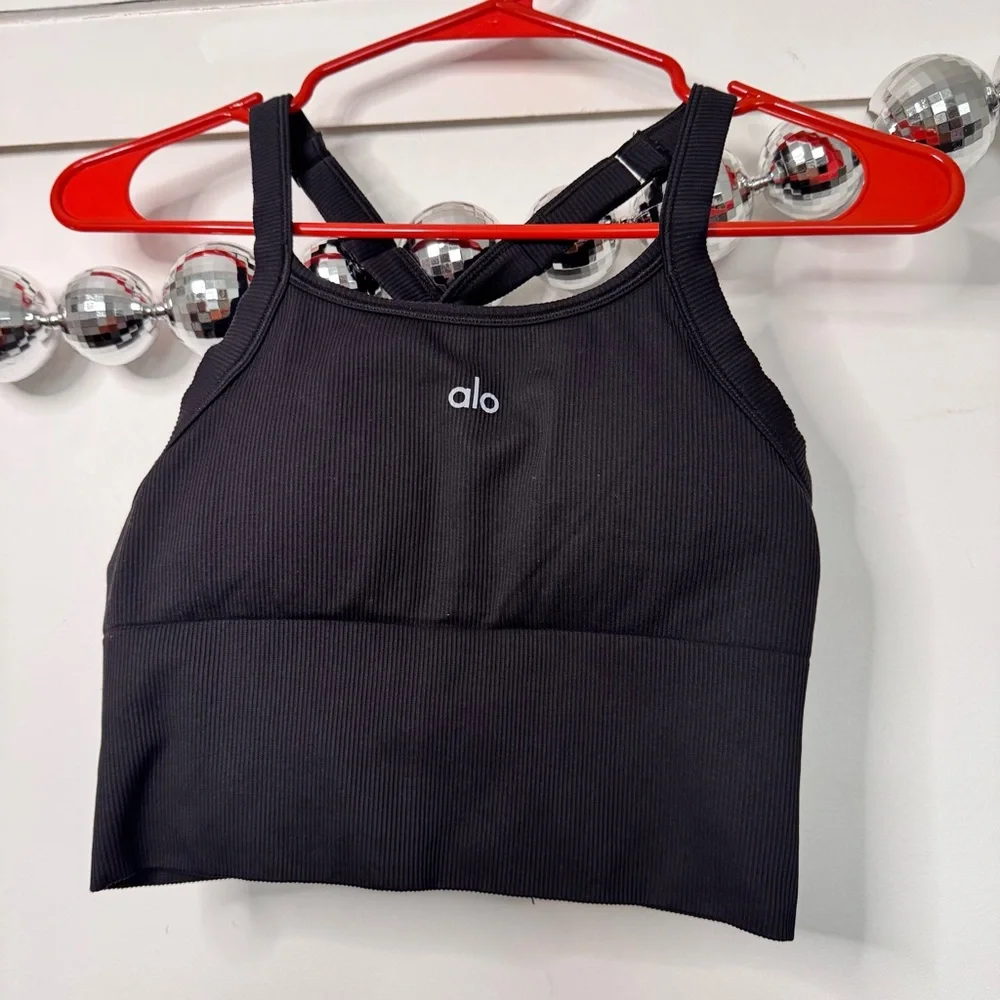 ALO Yoga form fitting
